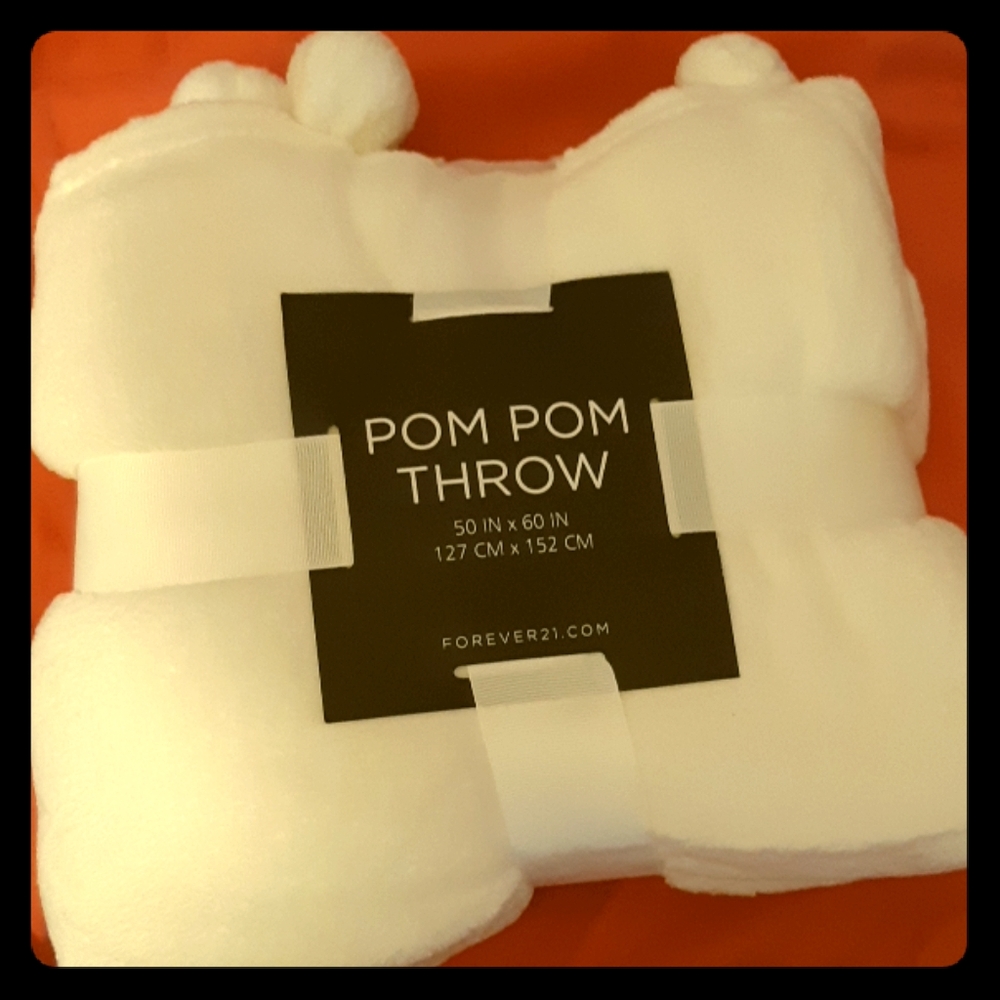 Nwt Forever 21 pom pom throw blanket